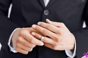 دست نکردن حلقه ازدواج مردانه