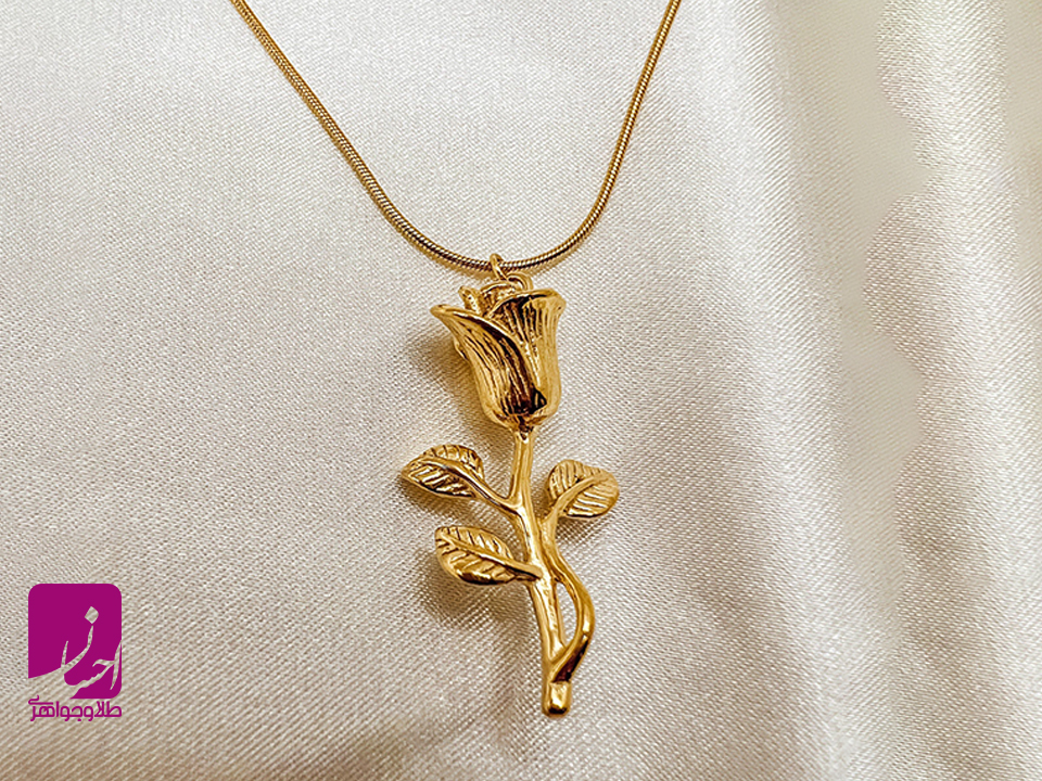 نماد گل رز در طلا و جواهرات
