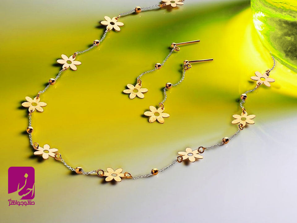 نماد گل سوسن در طلا و جواهرات